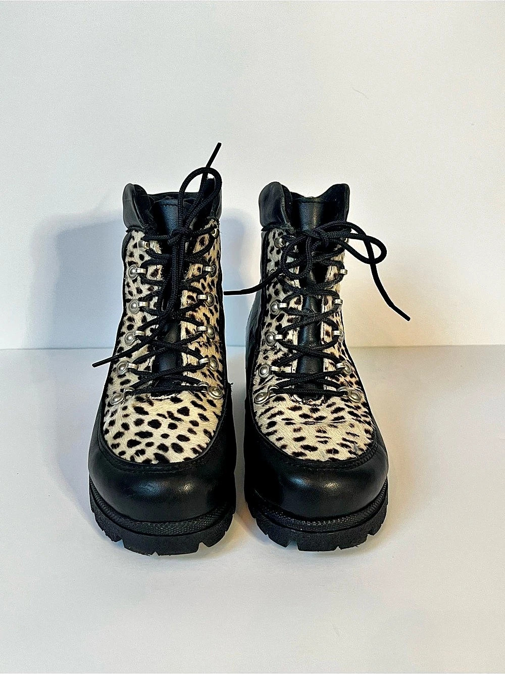 Sorel Women's Animal Print Lace-Up winter Boots